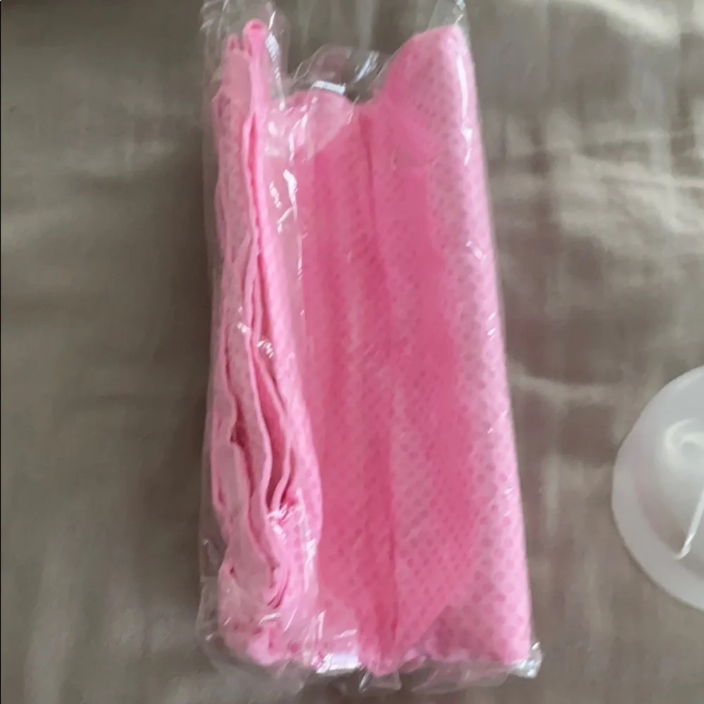 Bally chilling towel pink new